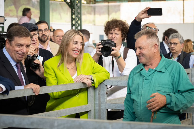 Guardiola anuncia una nueva línea de ayudas para la cría en pureza de razas ganaderas autóctonas en la inauguración de la Feria de Zafra