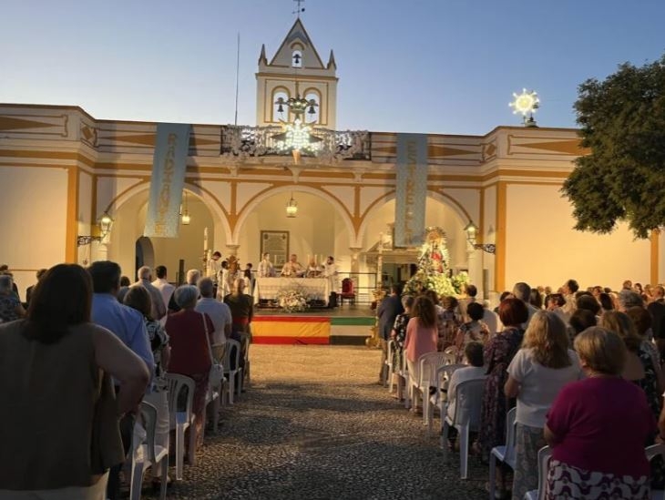 La Virgen de la Estrella volvió a reencontrarse con Los Santos de Maimona en la conmemoración del 30 aniversario de su coronación