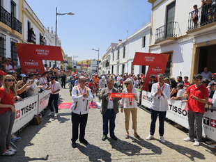 Histórica y multitudinaria salida de la Vuelta Ciclista a España desde Fuente del Maestre