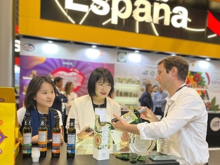 La Cooperativa Virgen de la Estrella lleva sus vinos y aceites a Nueva York para abrir mercado internacional