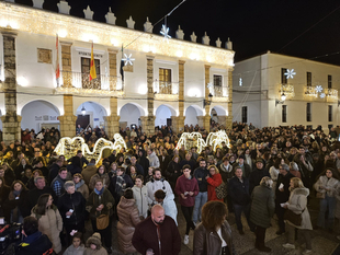 Pastelería Maycor y Jamón y Salud han ganado el VII Concurso de Escaparates e Interiores Navideños de Fuente del Maestre