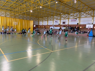 Los Santos de Maimona acogió un triangular mini femenino de baloncesto preparatorio para el Campeonato de España