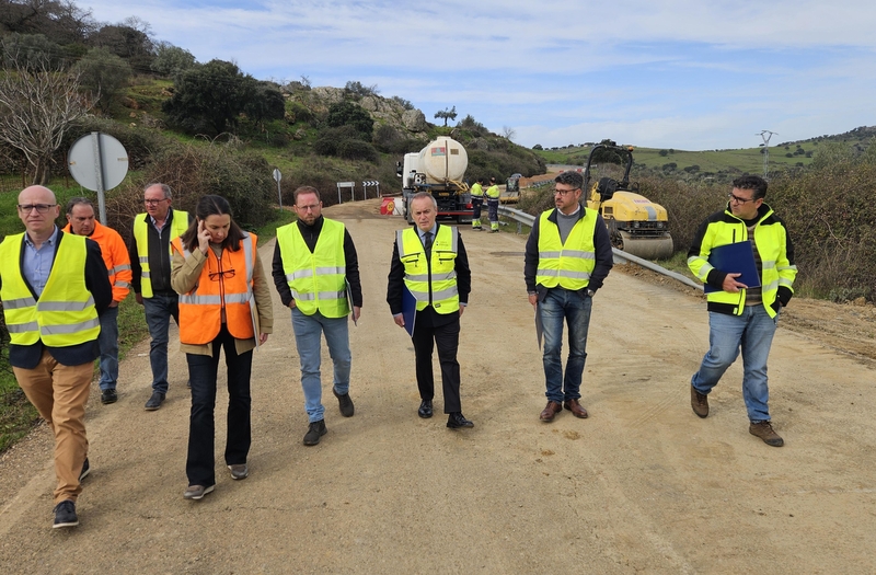 Obras de emergencia en las carreteras Zafra-Fregenal y Zafra-Barcarrota, dañadas por las borrascas
