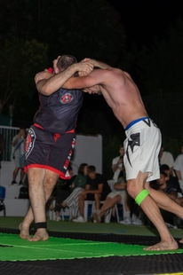 El primer evento de Pankration en Los Santos de Maimona reúne a 200 aficionados y corona a los tres locales