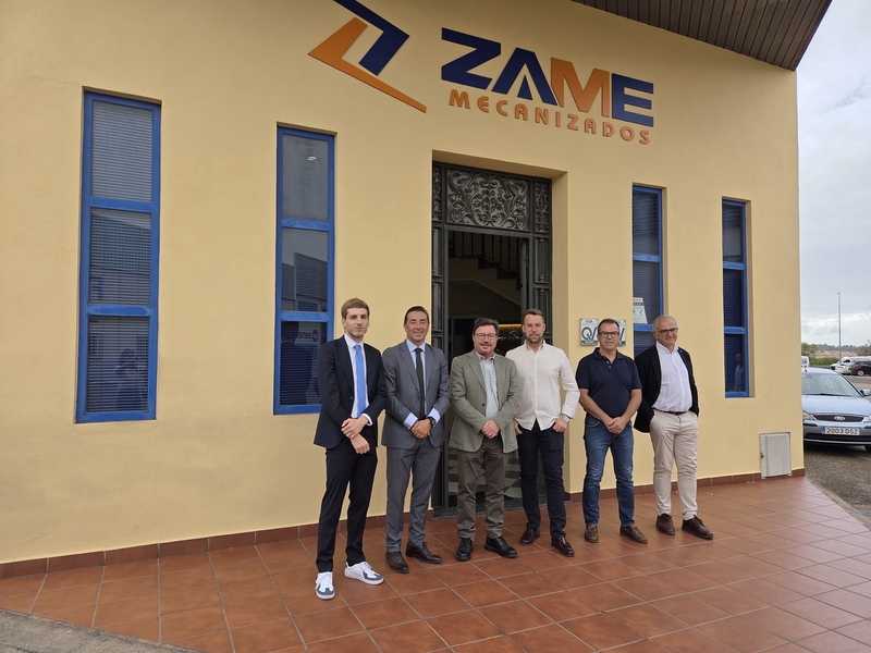 El consejero de Economía destaca el crecimiento del 11,3 % de la industria extremeña en su visita a Zame Mecanizados en Zafra